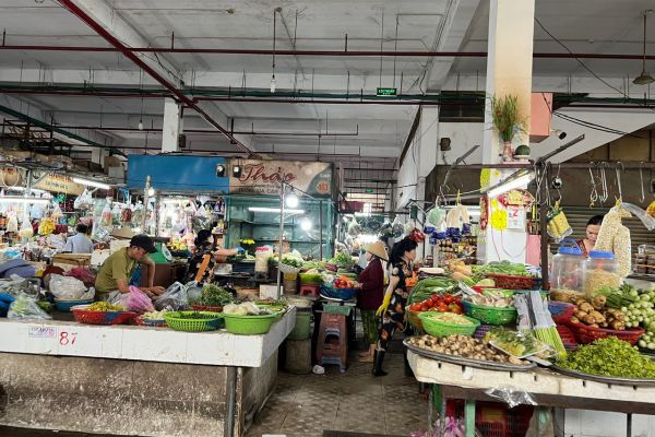 Đau đầu vì giá rau tăng chóng mặt ở TPHCM