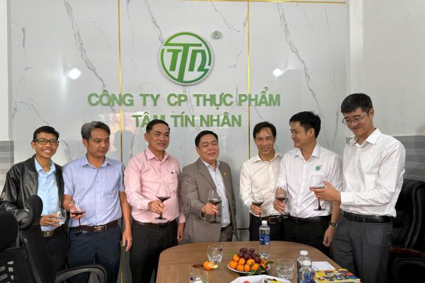 CHÍNH QUYỀN ĐỊA PHƯƠNG THĂM, ĐỘNG VIÊN VÀ CHÚC TẾT CÔNG TY CỔ PHẦN THỰC PHẨM TÂM TÍN NHÂN NHÂN DỊP ĐẦU XUÂN BÍNH NGỌ 2026